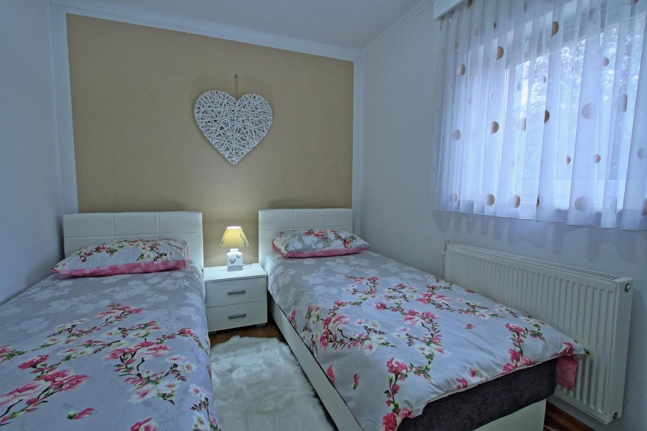 Holiday House Lana Otočac Dış mekan fotoğraf