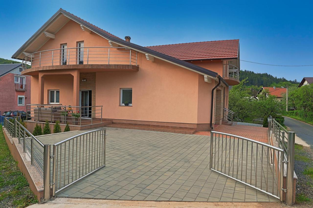 Holiday House Lana Otočac Dış mekan fotoğraf