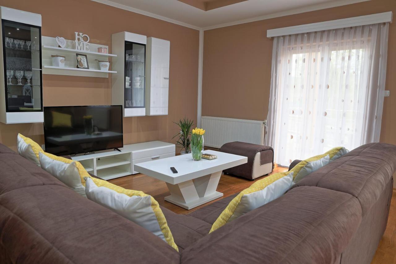 Holiday House Lana Otočac Dış mekan fotoğraf